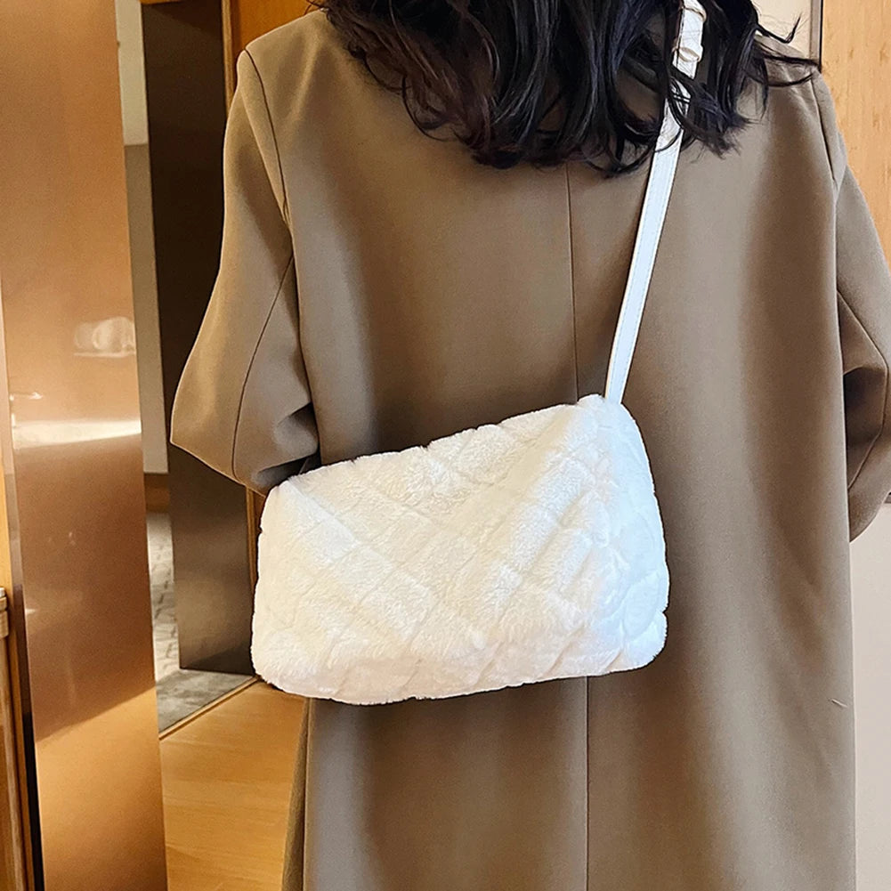 Autumn Winter Ladies Rhombus Pattern Plush Crossbody Bag