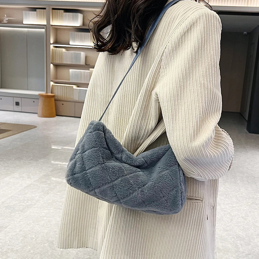 Autumn Winter Ladies Rhombus Pattern Plush Crossbody Bag