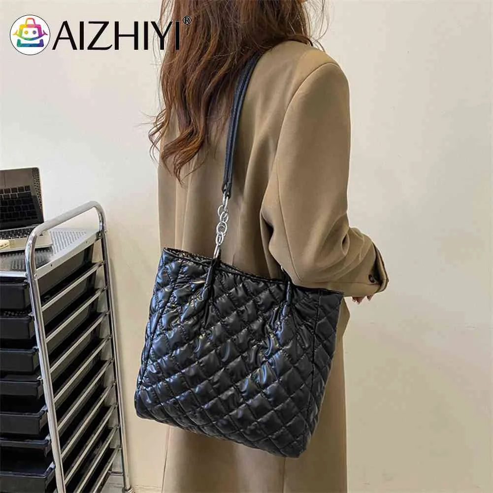 Quilted Cotton Padded Shoulder Bag Large Capacity Chain Travel Satchel