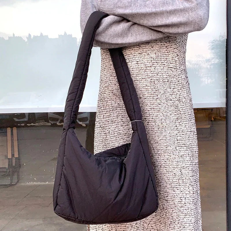 Women's Large Capacity Solid Pleated Shoulder Bag