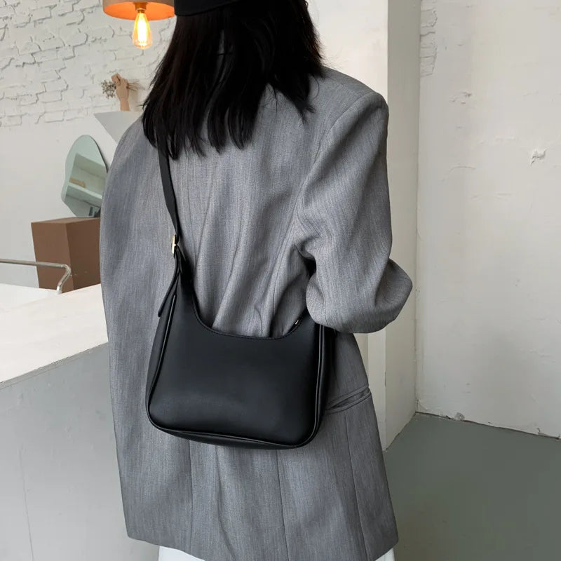 Retro Armpit Bag Handbag Crescent Shoulder Dumpling Bag