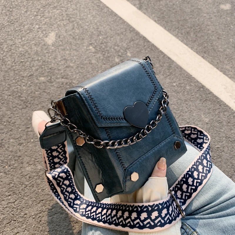 Heart-shaped Lock Shoulder Bag Retro Style
