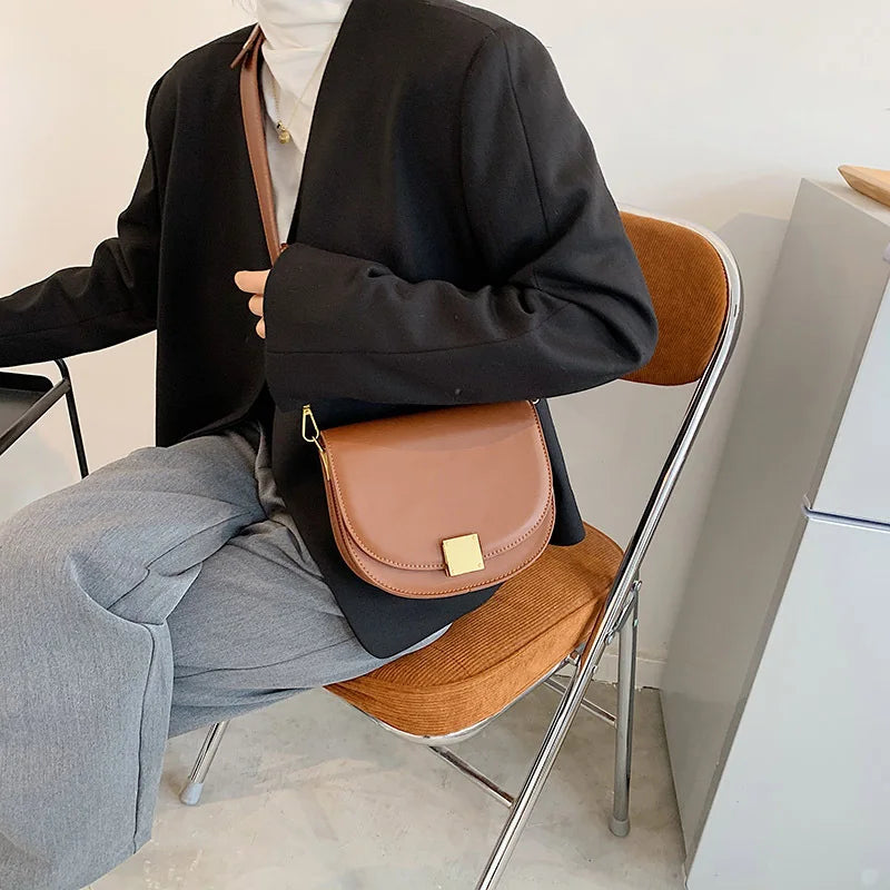 Retro Semicircle Saddle Bag Wide Shoulder Strap Single Shoulder Messenger Bag