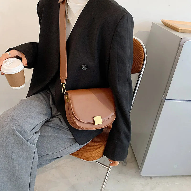 Retro Semicircle Saddle Bag Wide Shoulder Strap Single Shoulder Messenger Bag