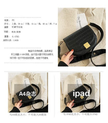 Retro Semicircle Saddle Bag Wide Shoulder Strap Single Shoulder Messenger Bag