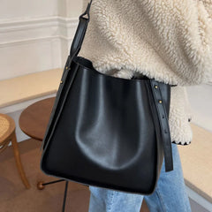 Large Capacity Soft Leather Messenger Bag for Women