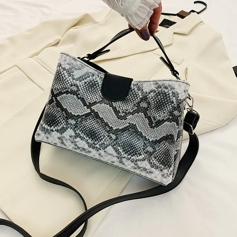 Serpentine Shoulder Bag PU Leather Crossbody Bag Lady Bucket Bag