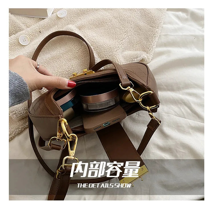 Crocodile Pattern Women's Shoulder Bag Lock Crossbody Bag Half Moon