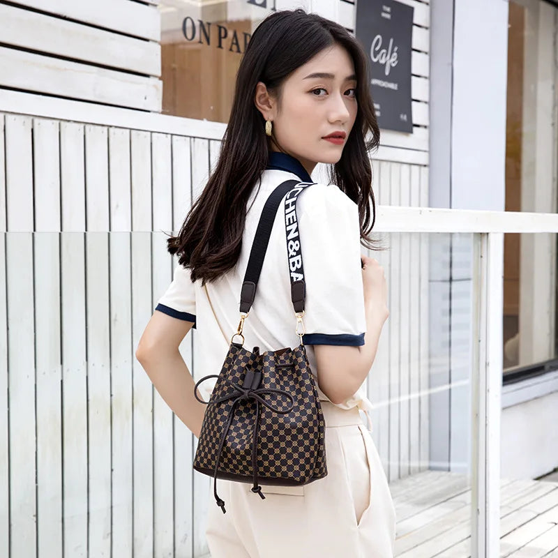 Bucket Handbag Large Capacity Drawstring Commuter Bag