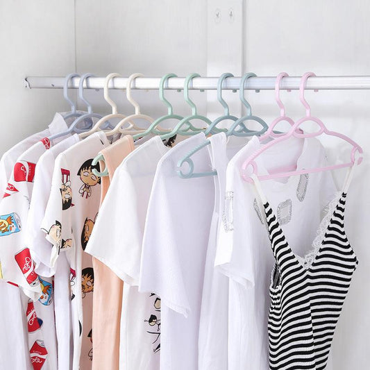 5pcs Wide Shoulder Plastic Hanger Drying Rack for Adult Clothes