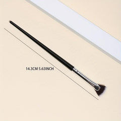 Professional Mascara Fan Brush for Natural Lifted Effects and Smooth Application
