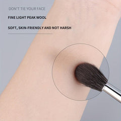 Pro Eye Makeup Brush for Blending Eyeshadow - Flawless Look