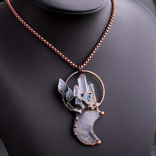 Retro Crystal Leaf Crescent Pendant Necklace for Mothers and Girlfriends