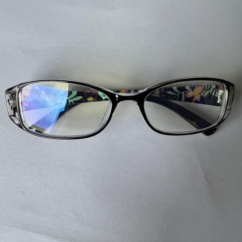 Plastic Light Blocking Reading Glasses With Soft Case For Women
