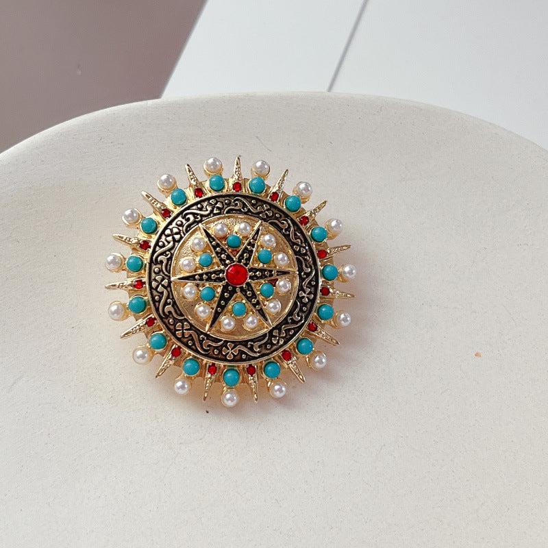 Vintage Western Pearl Bohemian Brooch for Banquet Wear