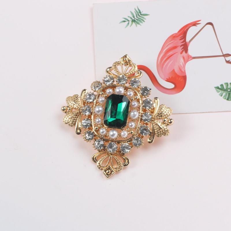 Vintage Baroque Court Antique Pearl Brooch
