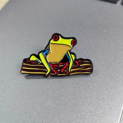 Red Eyed Tree Frog Brooch Pin For Men