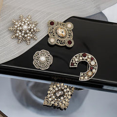 Locke Court Brooch Micro Inlaid Diamonds Pearl Flowers Brooch