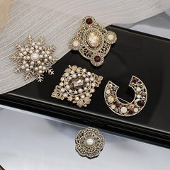 Locke Court Brooch Micro Inlaid Diamonds Pearl Flowers Brooch