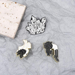 Japanese Sadako Pattern Brooch Mobile Phone Decoration Crystal Pin