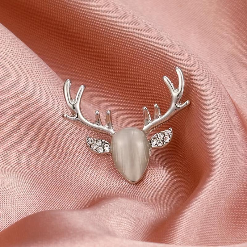 Deer Head Brooch Christmas Gift