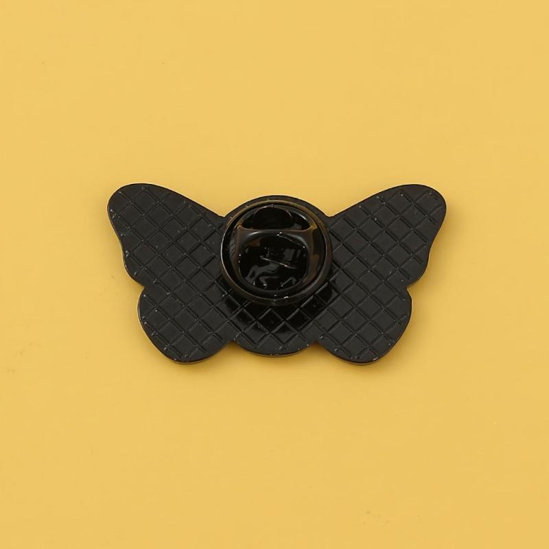 Men's Moth Skull Novelty Brooch
