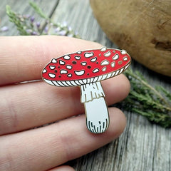 Red Magic Mushroom Brooch Pins Enamel Metal Badges Lapel Pins Brooches Hats