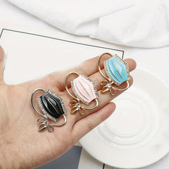 Alloy Diamond Mask Brooch For Men Rhinestone Drop Oil Corsage