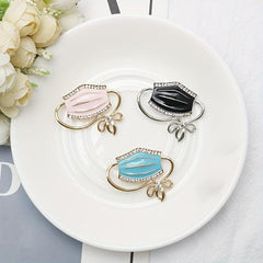 Alloy Diamond Mask Brooch For Men Rhinestone Drop Oil Corsage