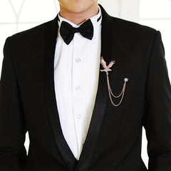 Elegant Eagle Brooch for Men with Artificial Diamond Inlay