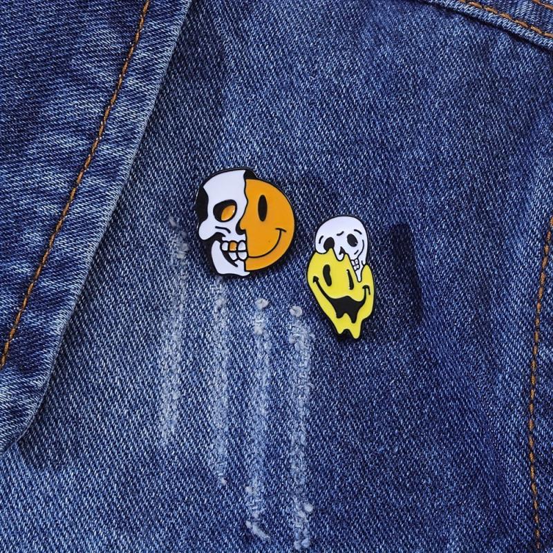 2pcs Skull Smiling Face Brooch for Men