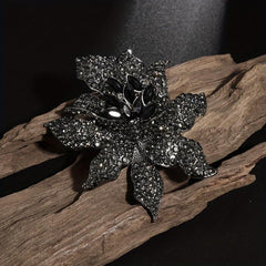 Rhinestone Inlaid Seagrass Brooch Party Banquet Dress Jewelry