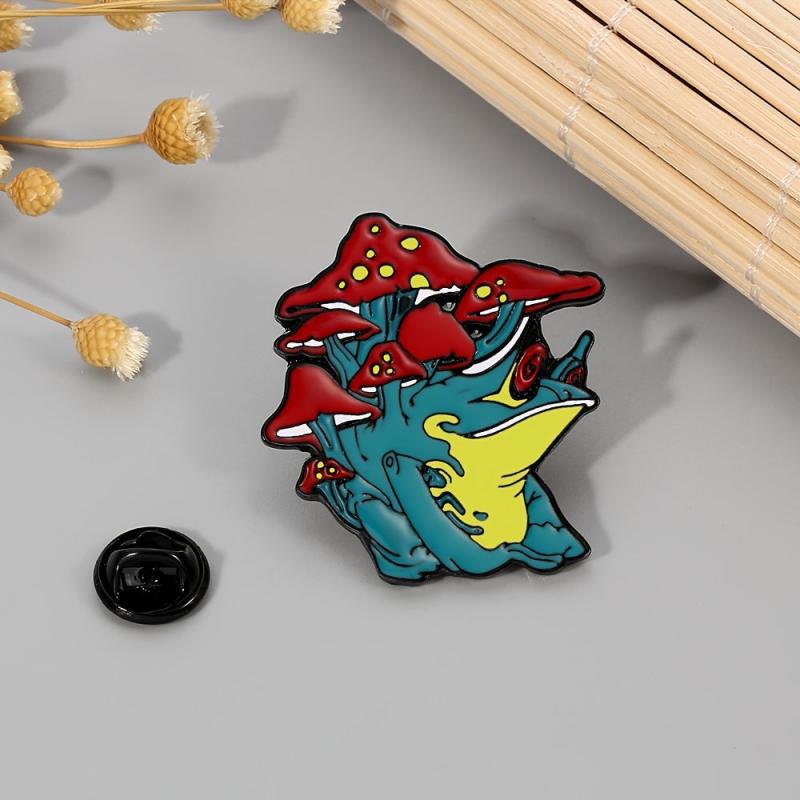 European American Frog Back Mushroom Brooch Alloy Drip Oil Frog Pin