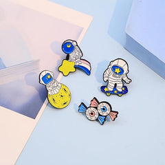 Creative Space Skateboard Alien Eye Brooch