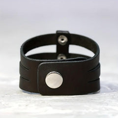 Punk Style Men's Leather Wrist Guard with Rivet Inlay