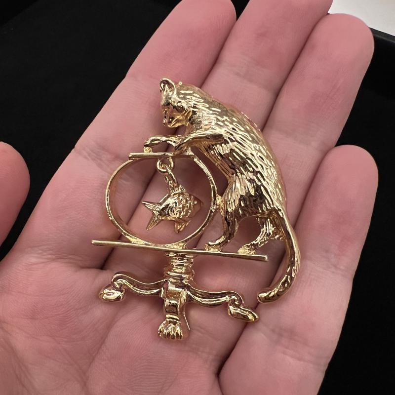 Fish Cat Brooches Unisex Naughty Pets Animal Pin