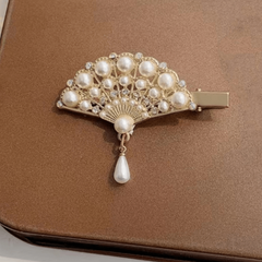 Sparkly Faux Pearl Flower Hair Clip Duck Billed Style