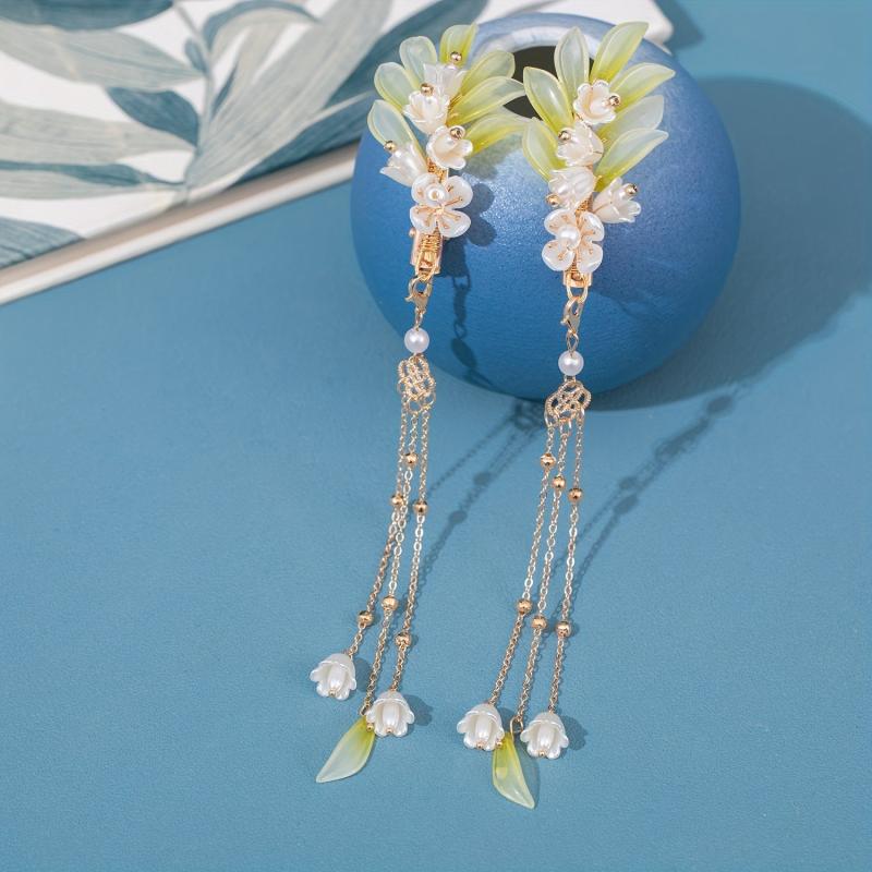Fairy Tassel Hairpin with Lily Design