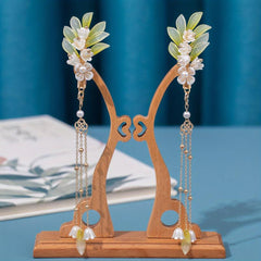 Fairy Tassel Hairpin with Lily Design