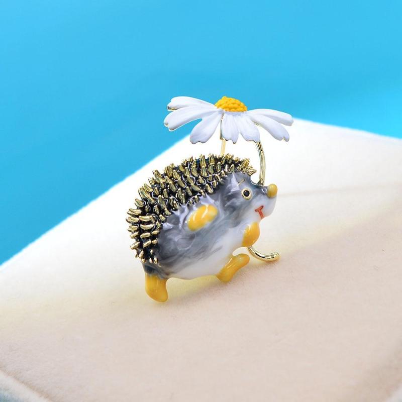Hedgehog Daisy Brooch Pin Corsage Scarf Clip