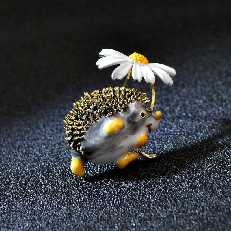 Hedgehog Daisy Brooch Pin Corsage Scarf Clip