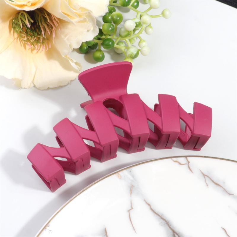 Matte Hair Claw Clip for Stylish Updos and Half-Up Hairstyles