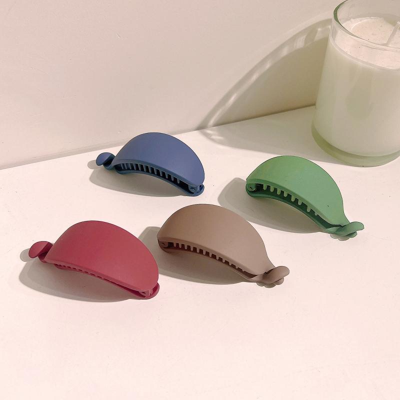 Minimalist Banana Clip Hair Accessory