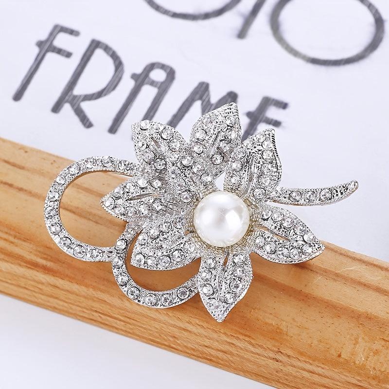 Faux Pearl Flower Brooches Pins Gorgeous Clothing Decor