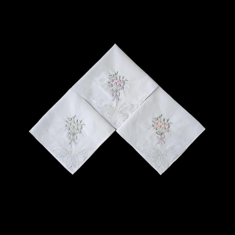 3pcs Flower Embroidered Handkerchief Wedding Supplies