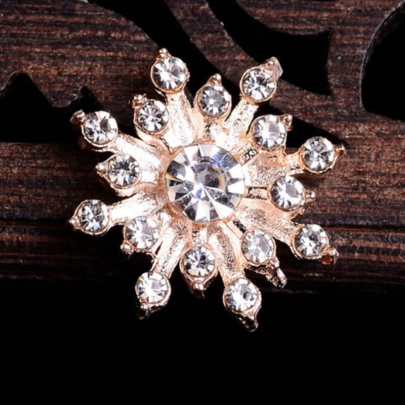 Snowflake Charm Brooch Faux Pearl & Rhinestone Decor Buckle Alloy