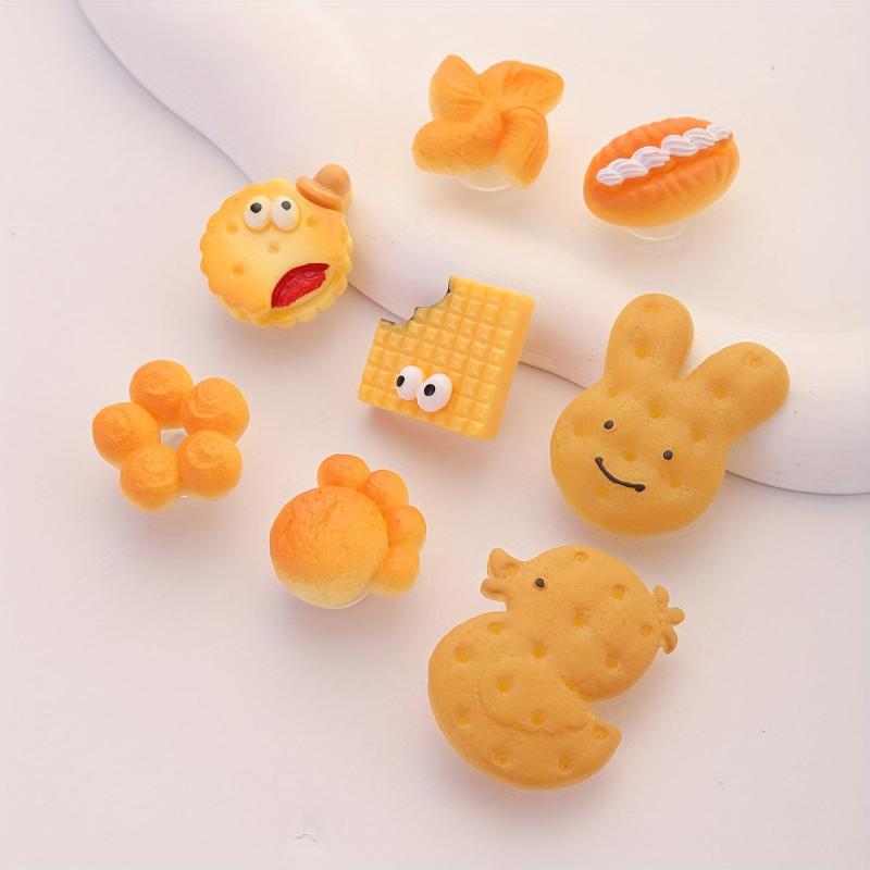 17pcs Simulation Biscuit Shoe Charm Cartoon Food Clogs Buckle