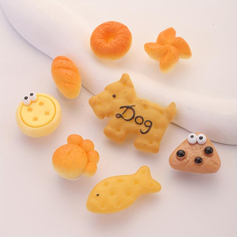 17pcs Simulation Biscuit Shoe Charm Cartoon Food Clogs Buckle