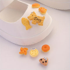 17pcs Simulation Biscuit Shoe Charm Cartoon Food Clogs Buckle