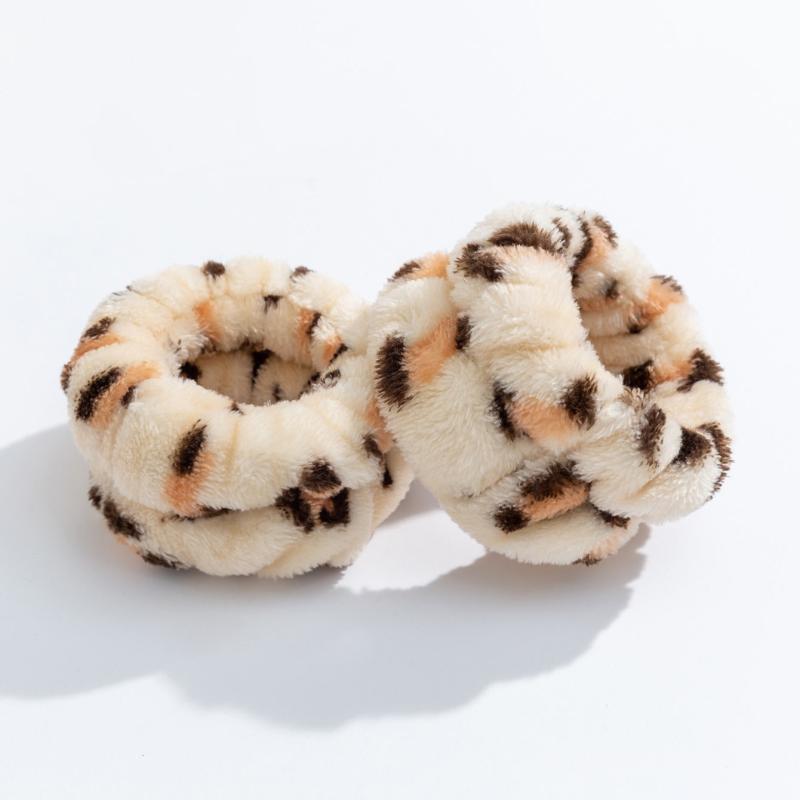 2pcs Leopard Print Microfiber Wristbands for Face Washing